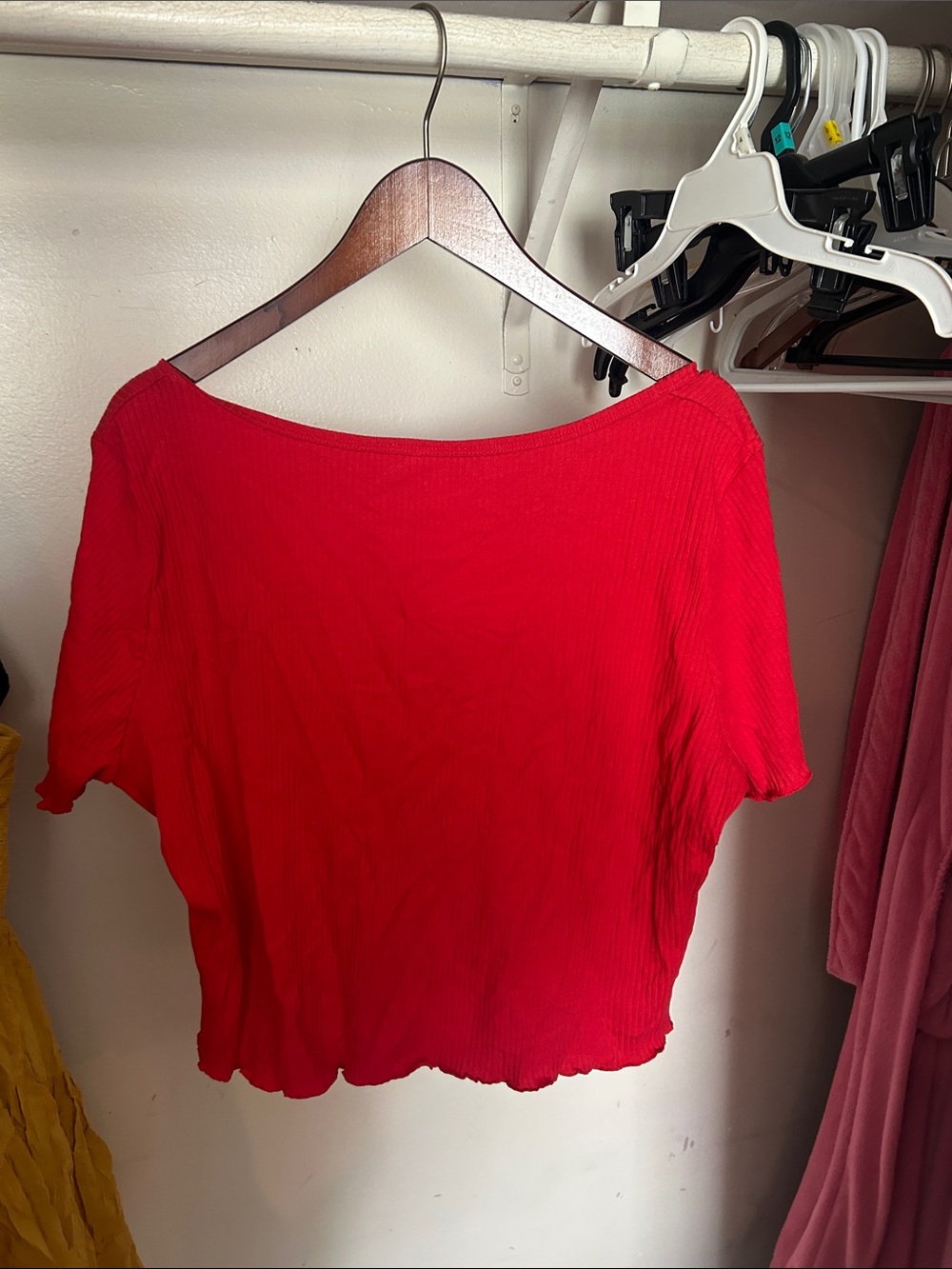 H&M Red Ribbed Button-Front Crop Top - Picture 3 of 3